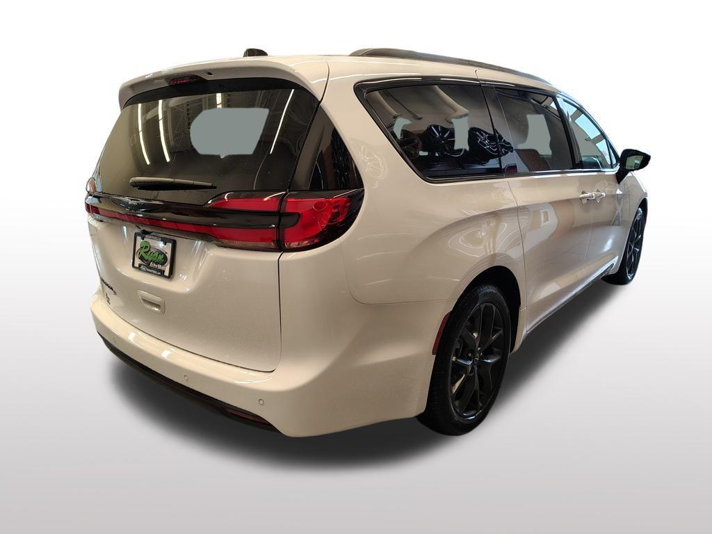 new 2026 Chrysler Pacifica car, priced at $41,806