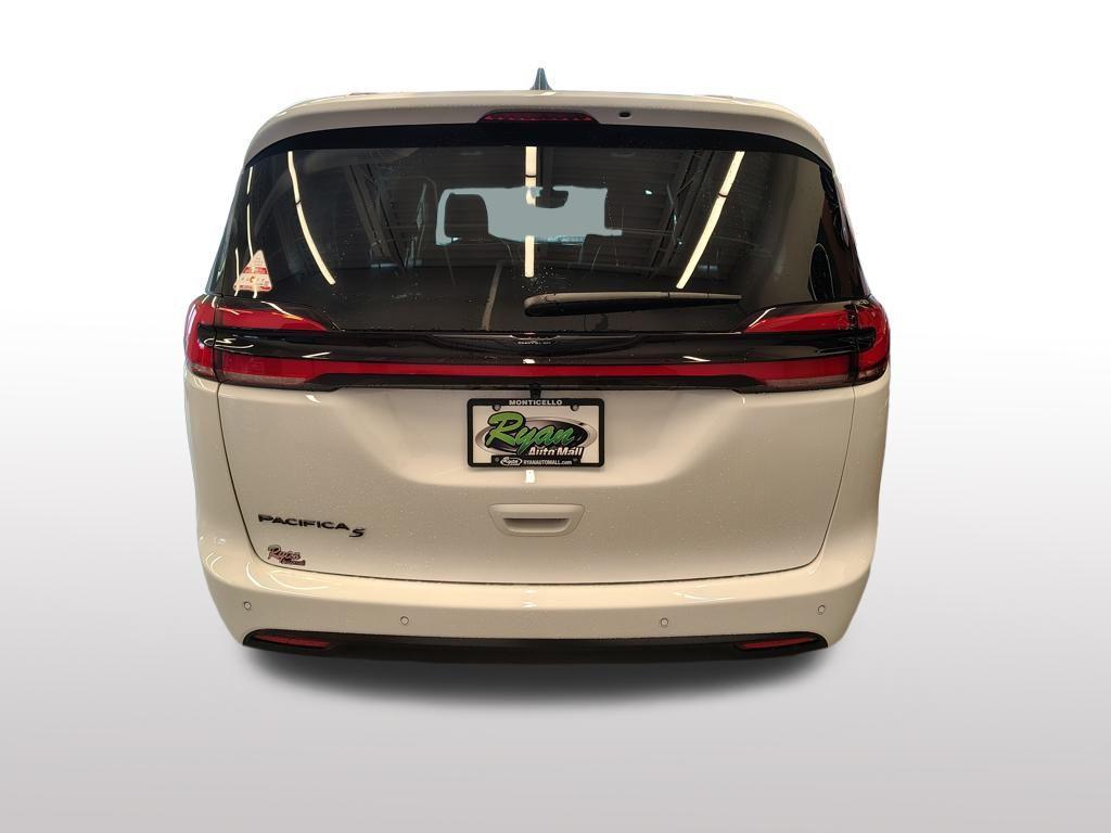 new 2026 Chrysler Pacifica car, priced at $41,806