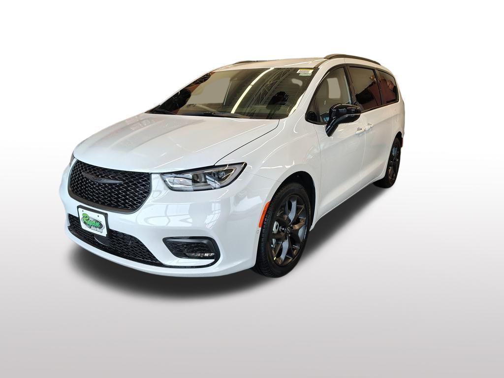 new 2026 Chrysler Pacifica car, priced at $41,806