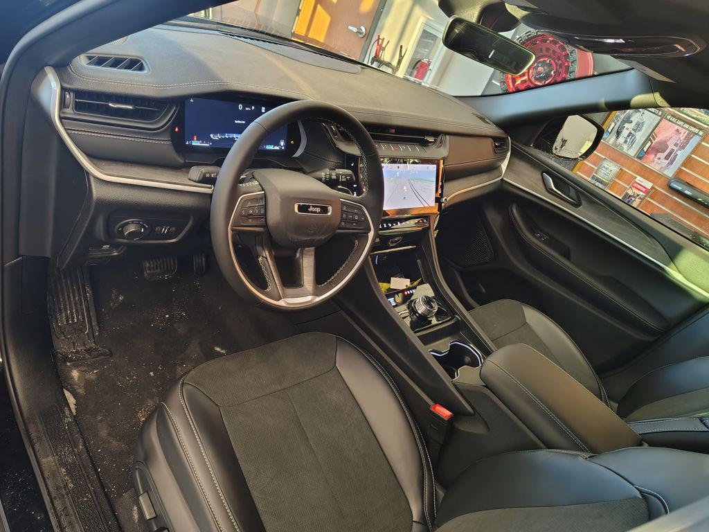 new 2026 Jeep Grand Cherokee car, priced at $41,585