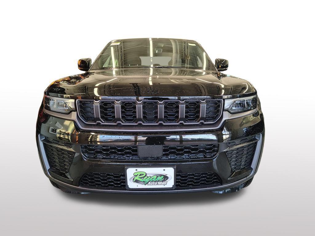 new 2026 Jeep Grand Cherokee car, priced at $41,585
