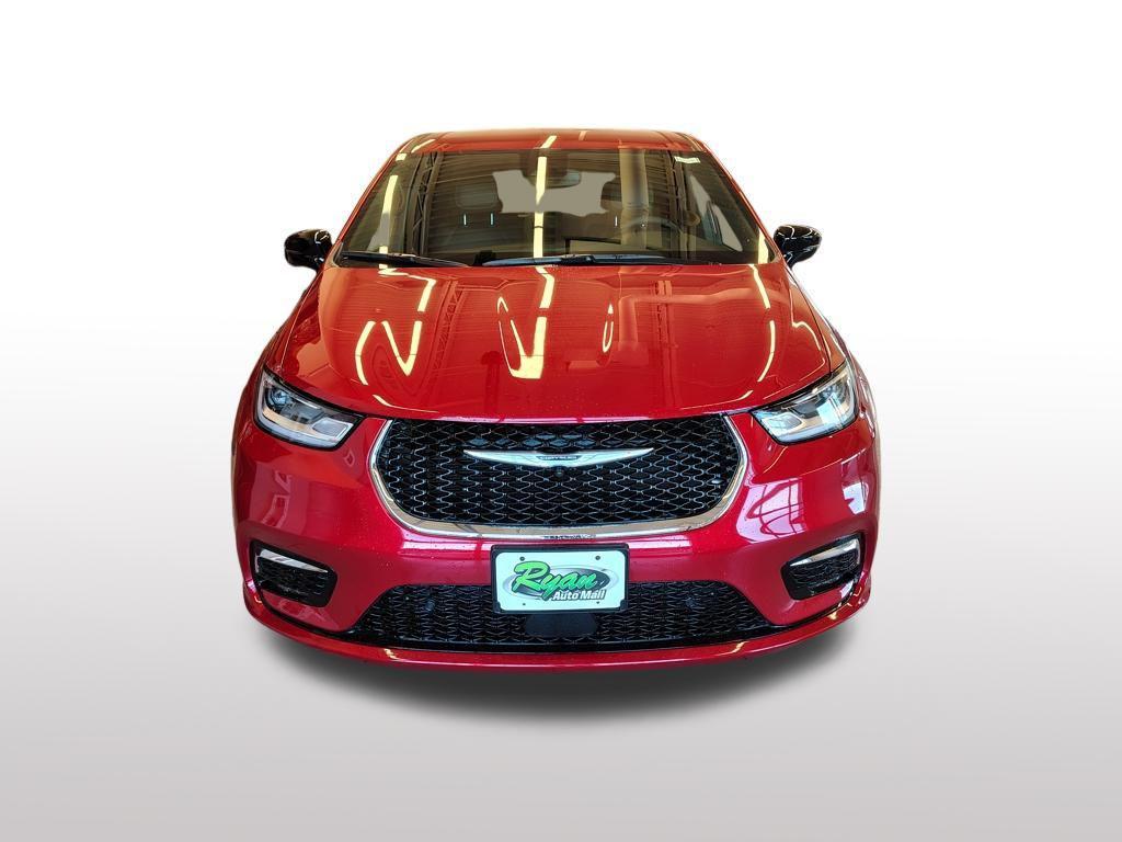 new 2026 Chrysler Pacifica car, priced at $41,652