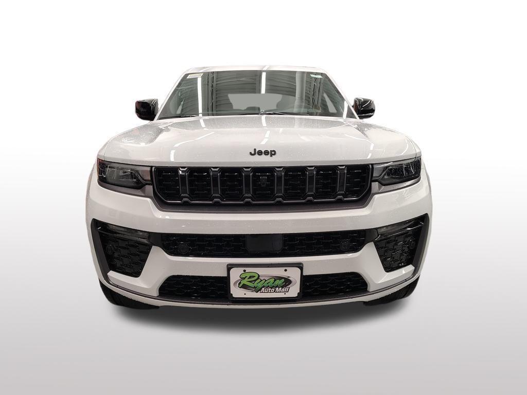 new 2026 Jeep Grand Cherokee car, priced at $53,980
