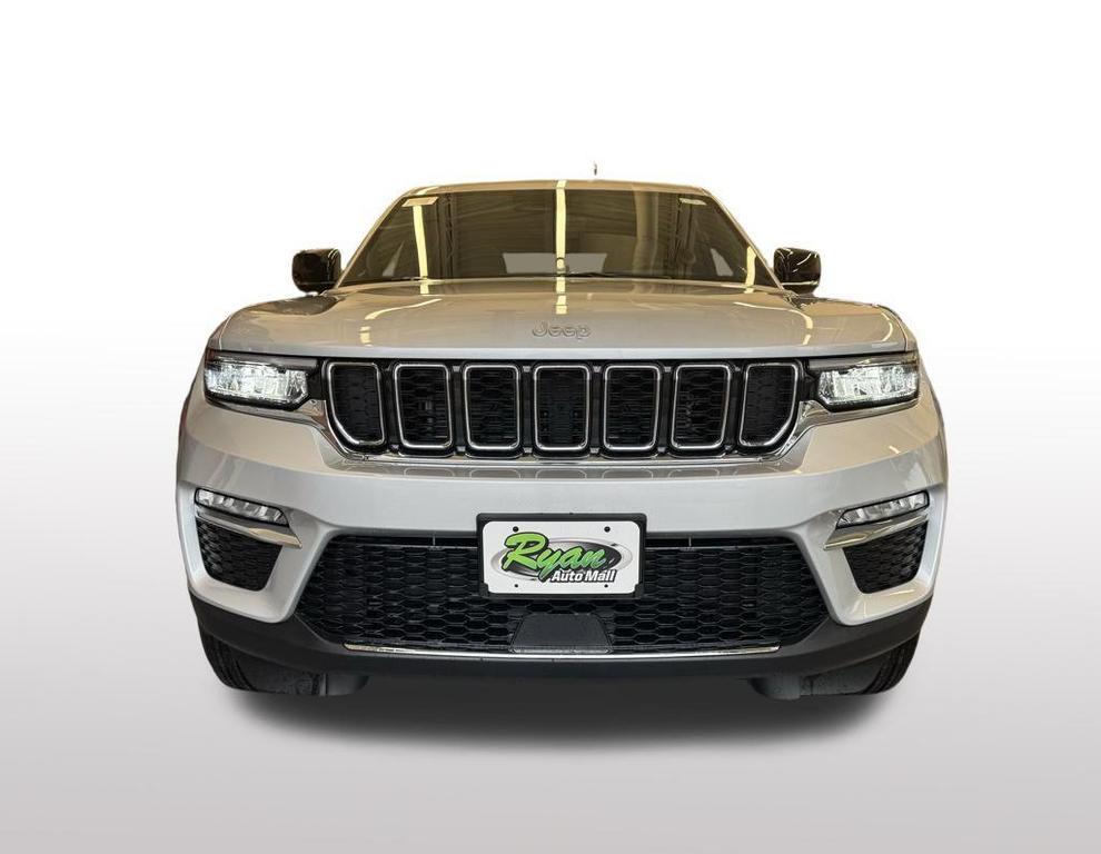 new 2025 Jeep Grand Cherokee car, priced at $44,520