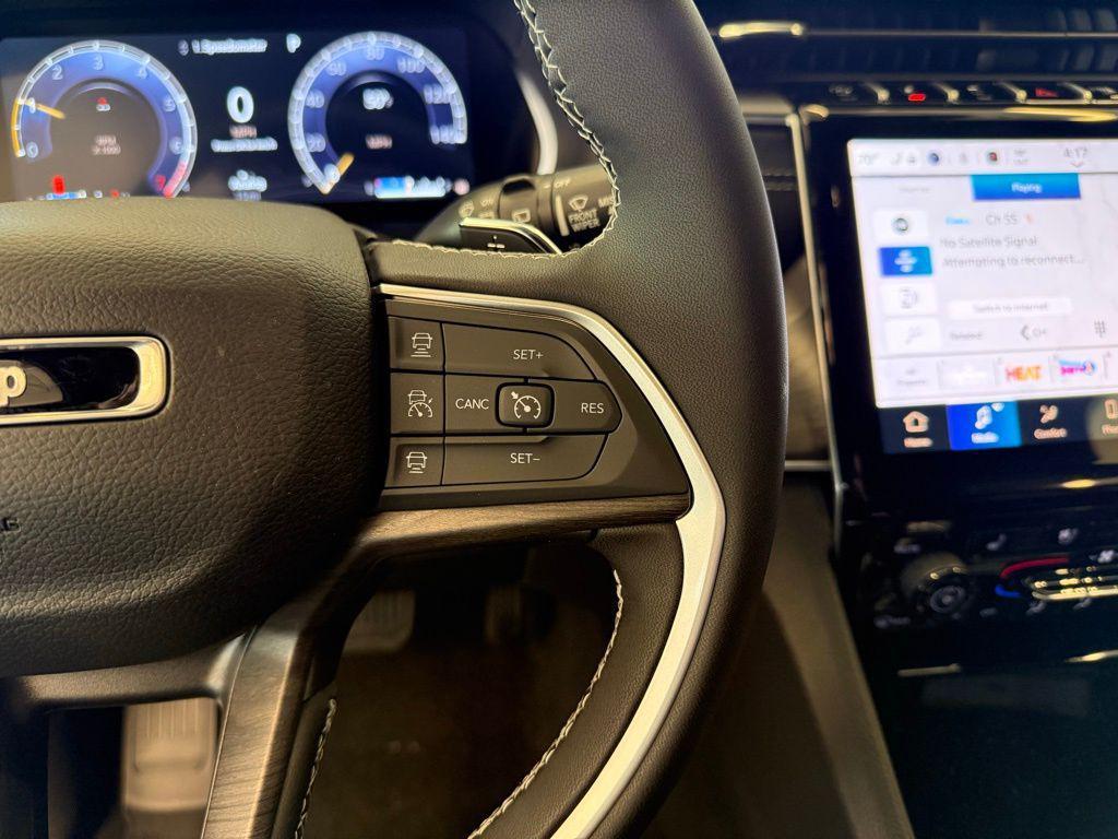 new 2025 Jeep Grand Cherokee car, priced at $48,918