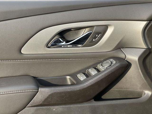 used 2023 Chevrolet Traverse car, priced at $29,497