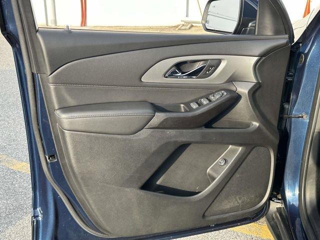 used 2023 Chevrolet Traverse car, priced at $29,497