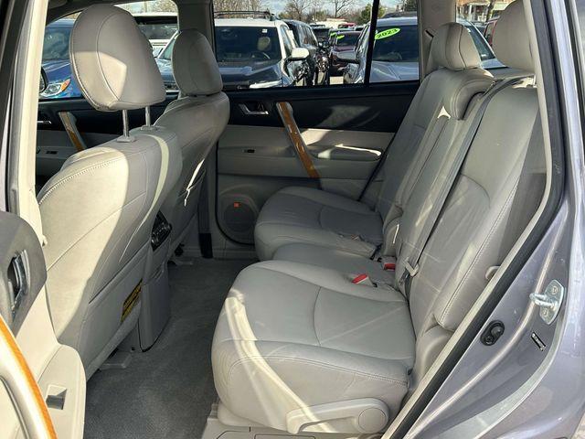 used 2009 Toyota Highlander Hybrid car, priced at $13,997