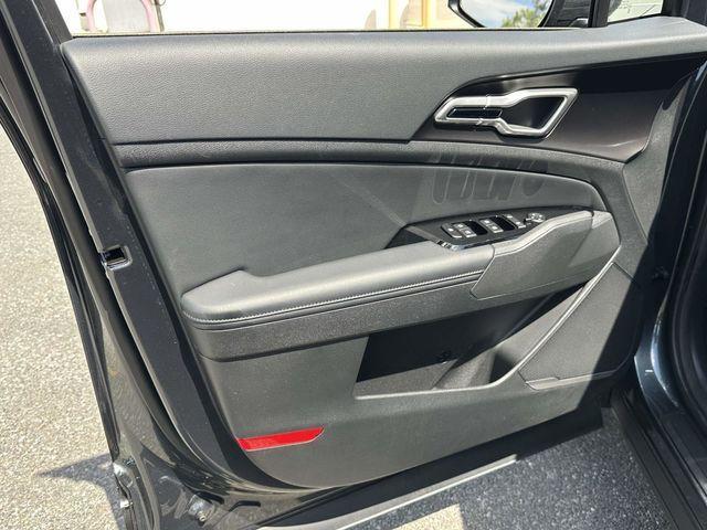 used 2025 Kia Sportage Hybrid car, priced at $32,297