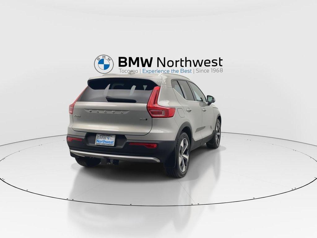 2023 Silver Dawn Metallic Volvo XC40