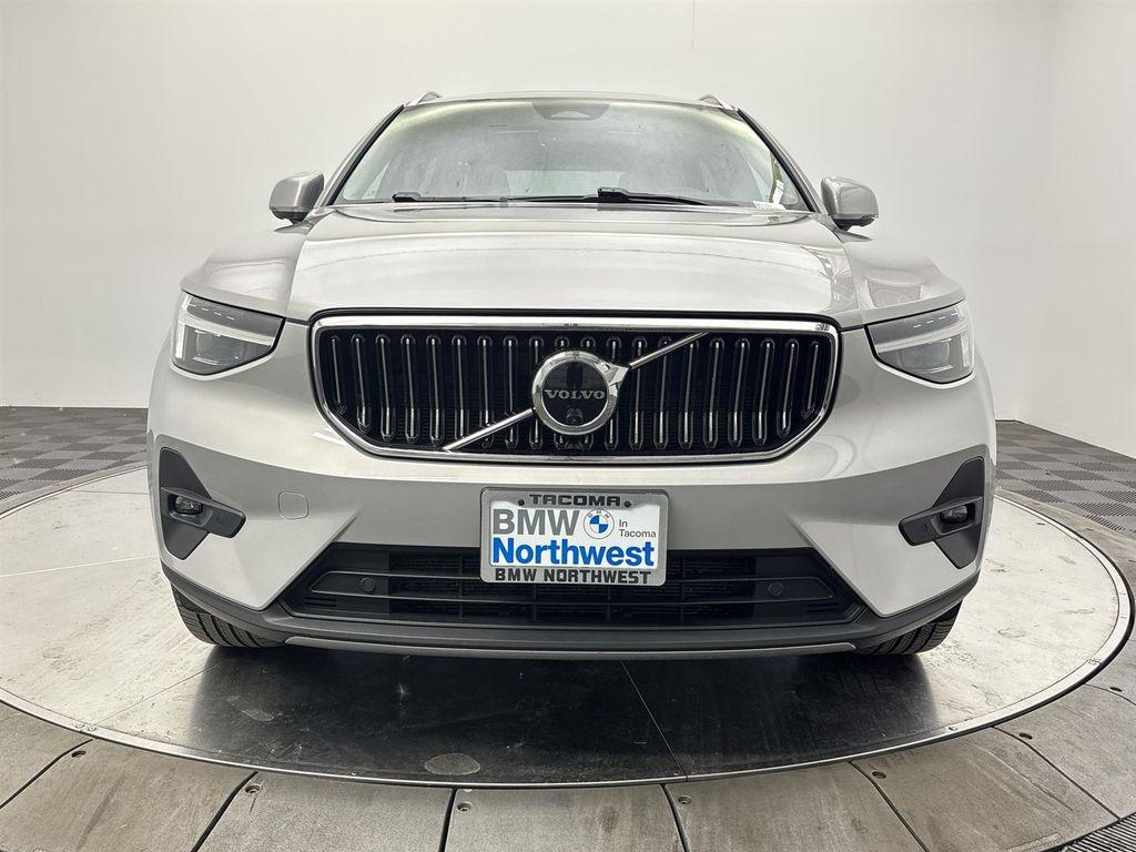 2023 Silver Dawn Metallic Volvo XC40