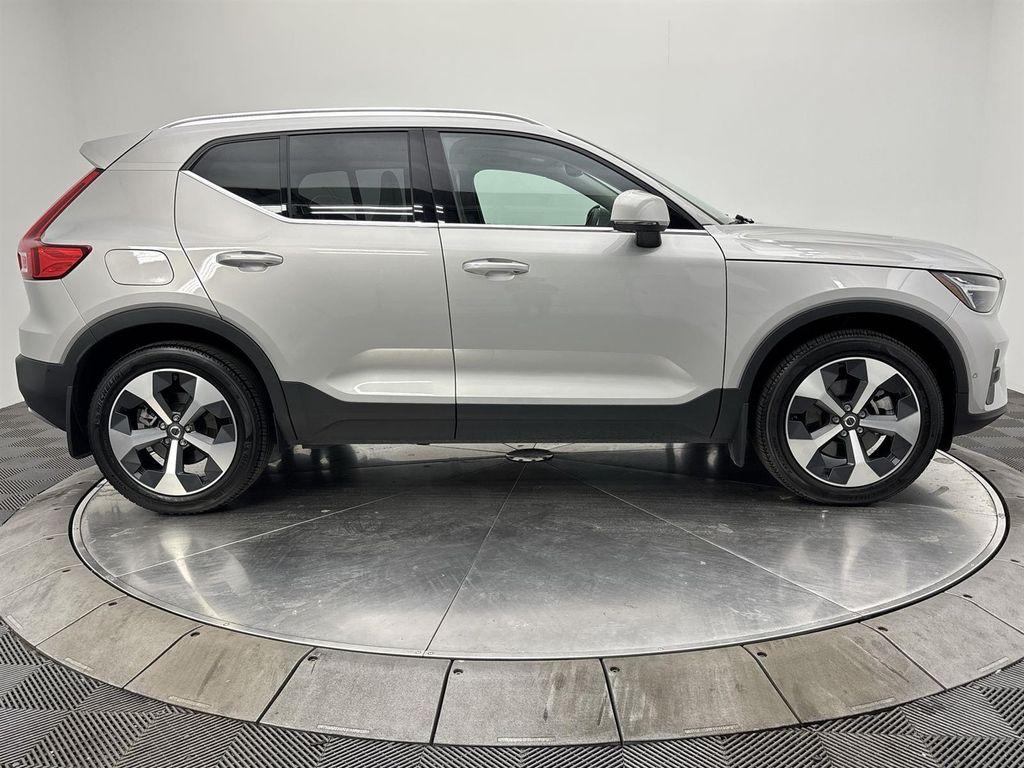 2023 Silver Dawn Metallic Volvo XC40