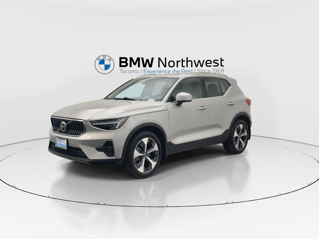 2023 Silver Dawn Metallic Volvo XC40