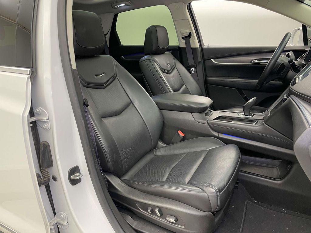 used 2017 Cadillac XT5 car, priced at $15,500