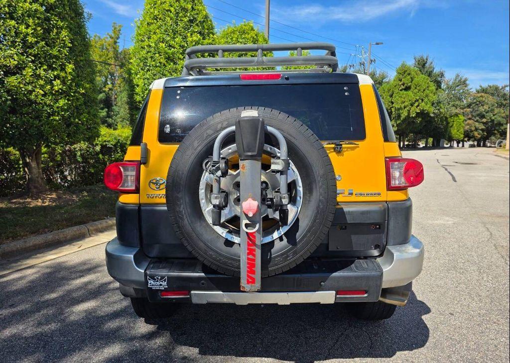used 2007 Toyota FJ Cruiser car, priced at $11,499
