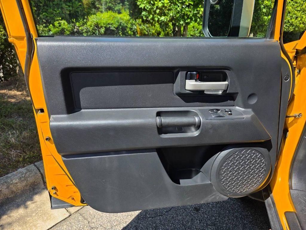 used 2007 Toyota FJ Cruiser car, priced at $11,499