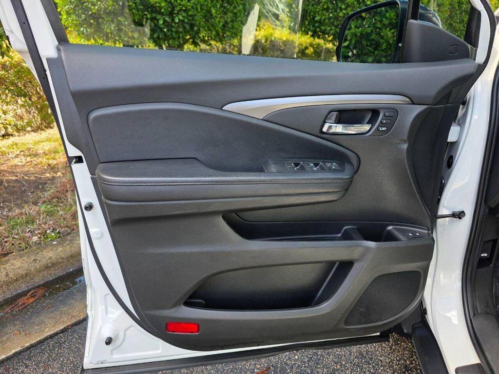 used 2021 Honda Pilot car, priced at $20,999