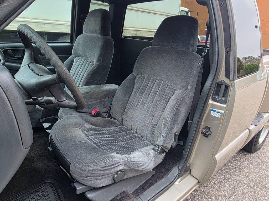 used 2000 Chevrolet S-10 car, priced at $5,499