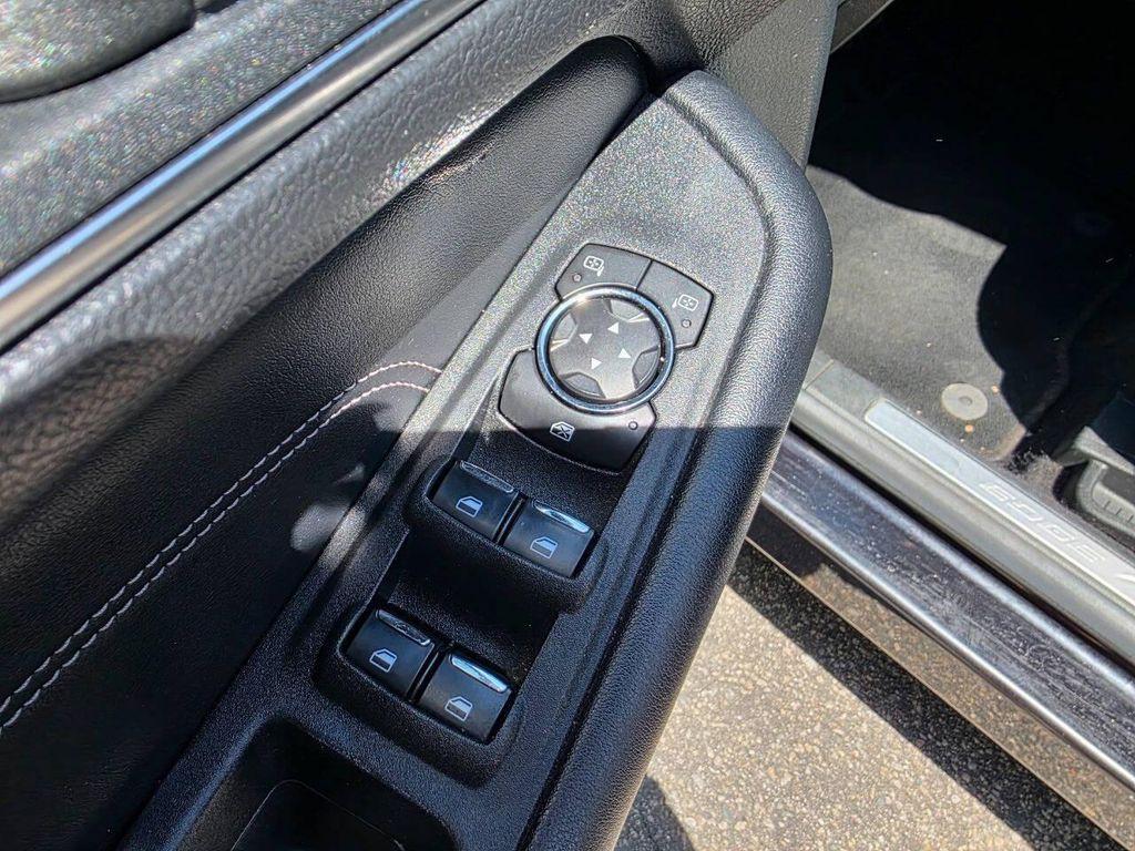 used 2022 Ford Edge car, priced at $17,997