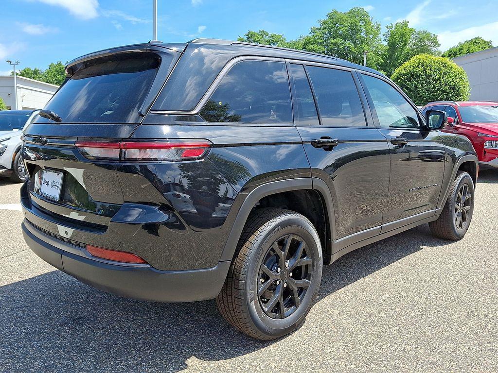 new 2026 Jeep Grand Cherokee car, priced at $48,525