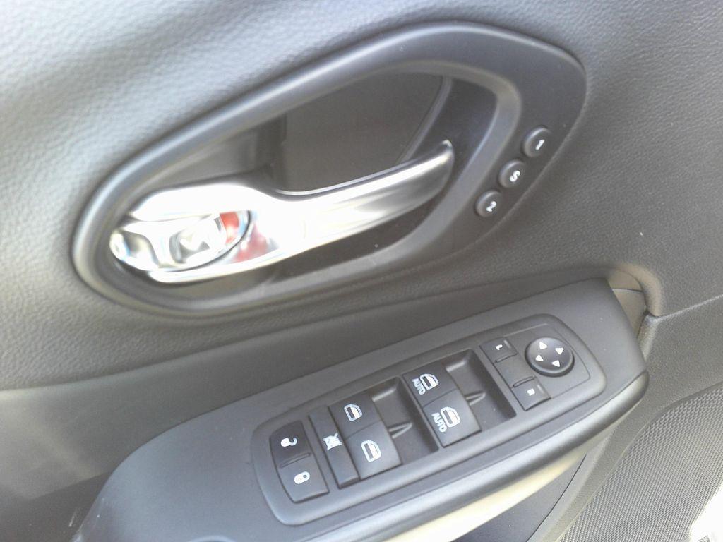 used 2021 Jeep Cherokee car, priced at $25,995