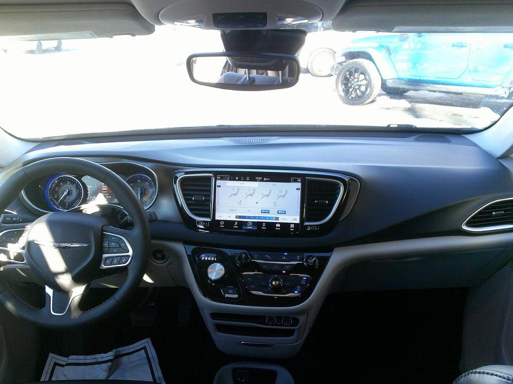 used 2024 Chrysler Pacifica car, priced at $28,500