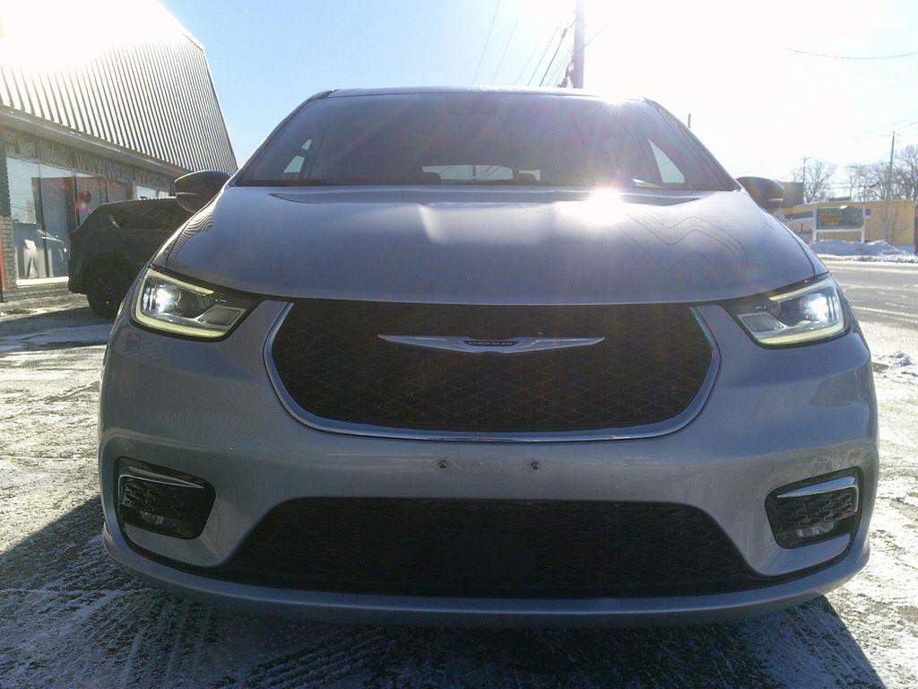 used 2024 Chrysler Pacifica car, priced at $28,500