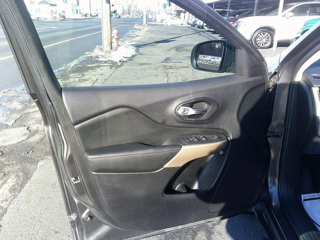 used 2017 Jeep Cherokee car, priced at $17,995