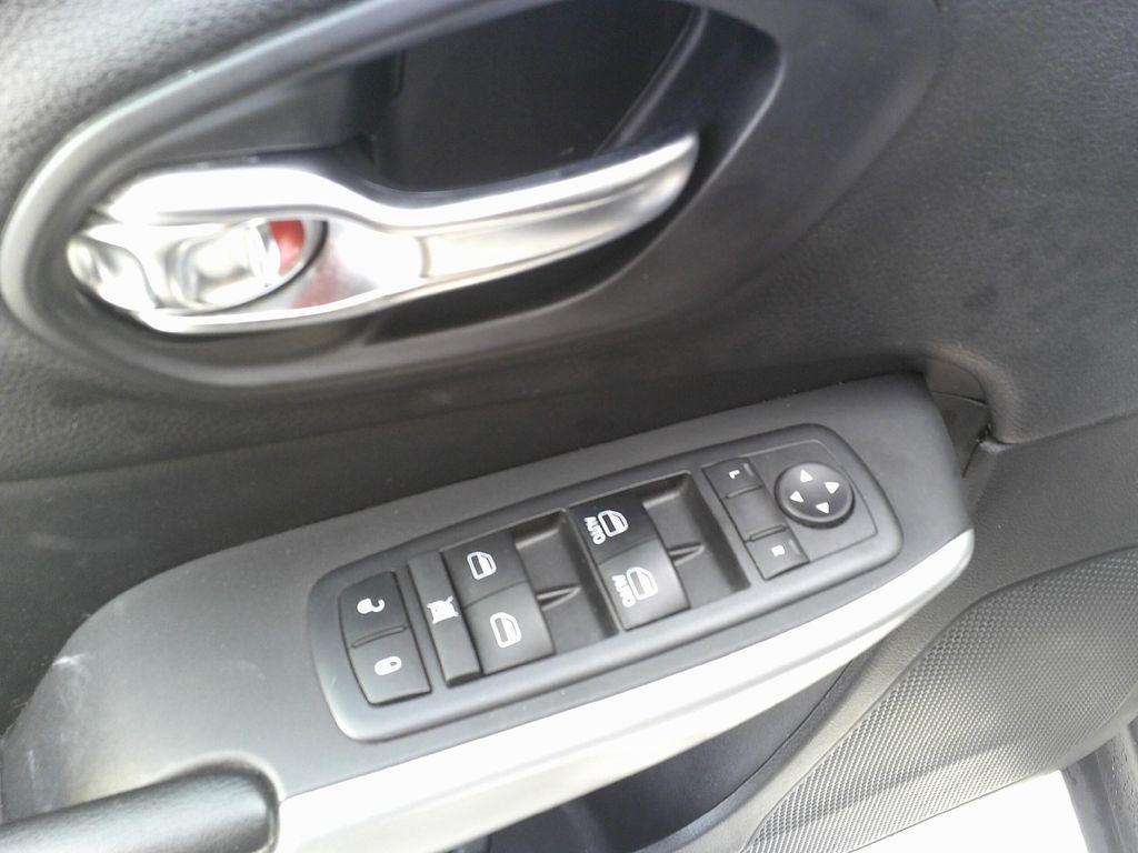 used 2018 Jeep Cherokee car, priced at $15,995