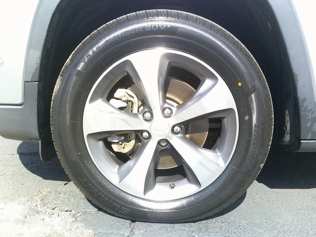 used 2021 Jeep Cherokee car, priced at $21,300