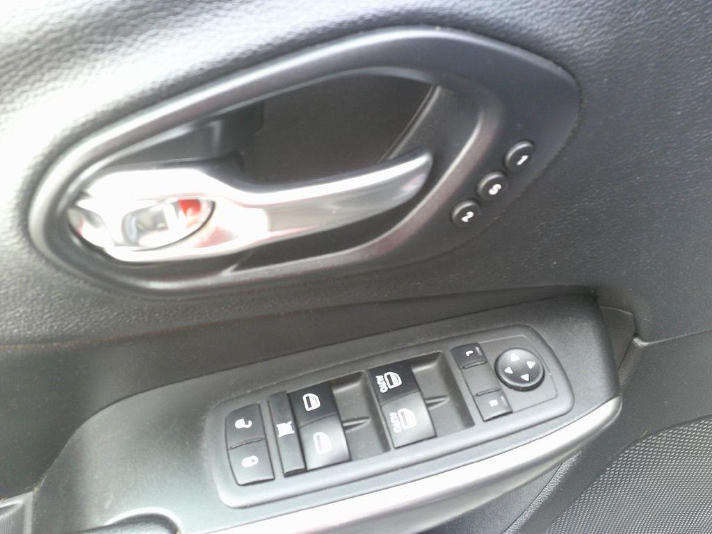 used 2019 Jeep Cherokee car