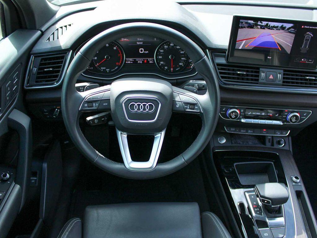 Audi Q5 view 19
