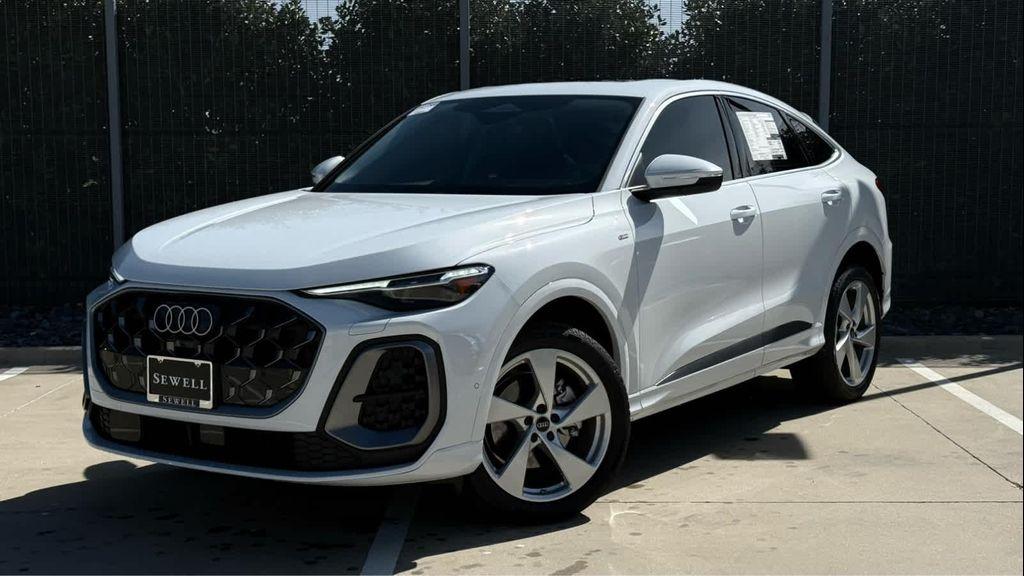 new 2025 Audi Q5 car, priced at $61,625