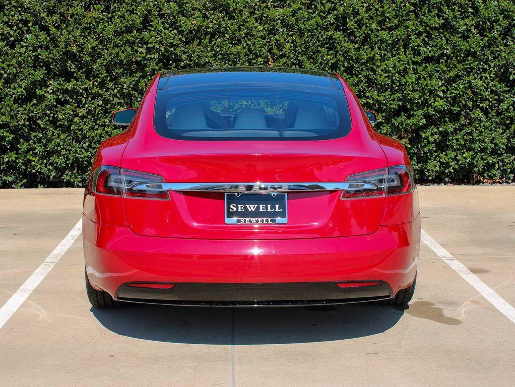 Tesla Model S view 5