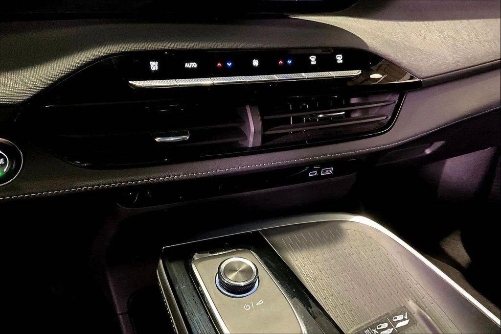 used 2025 Buick Enclave car, priced at $37,985