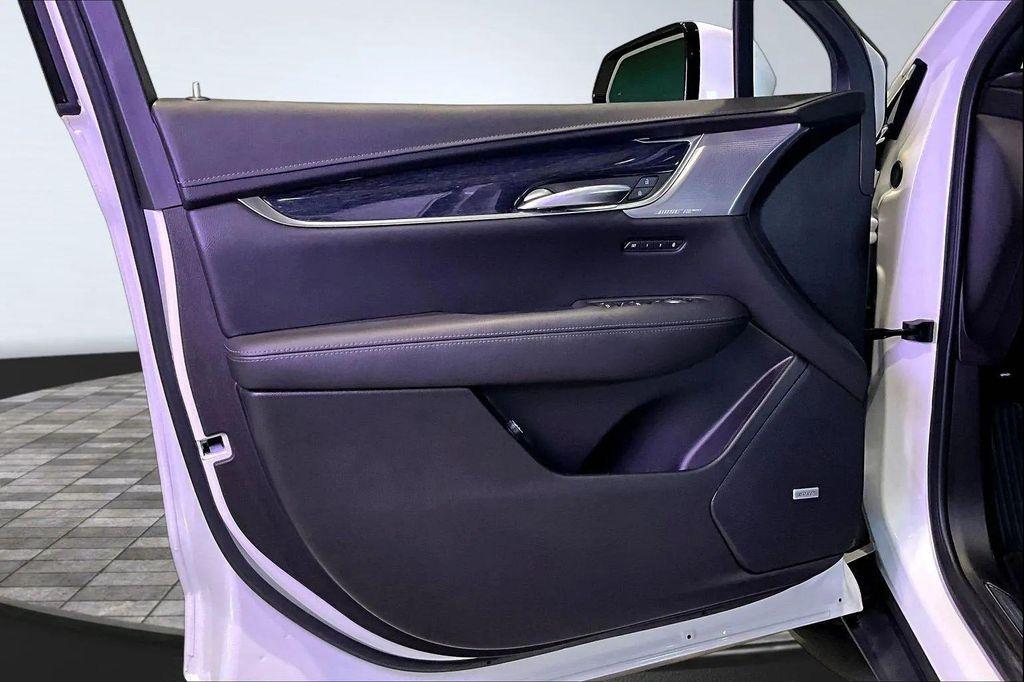 used 2023 Cadillac XT5 car, priced at $30,985