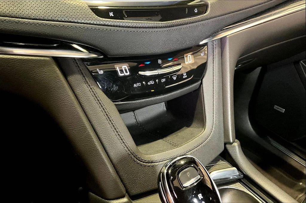 used 2023 Cadillac XT5 car, priced at $30,985