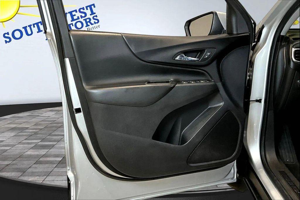 used 2022 Chevrolet Equinox car, priced at $20,584