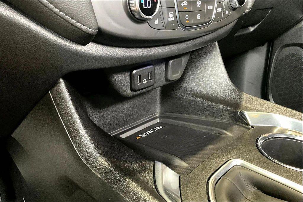 used 2023 Chevrolet Traverse car, priced at $34,584