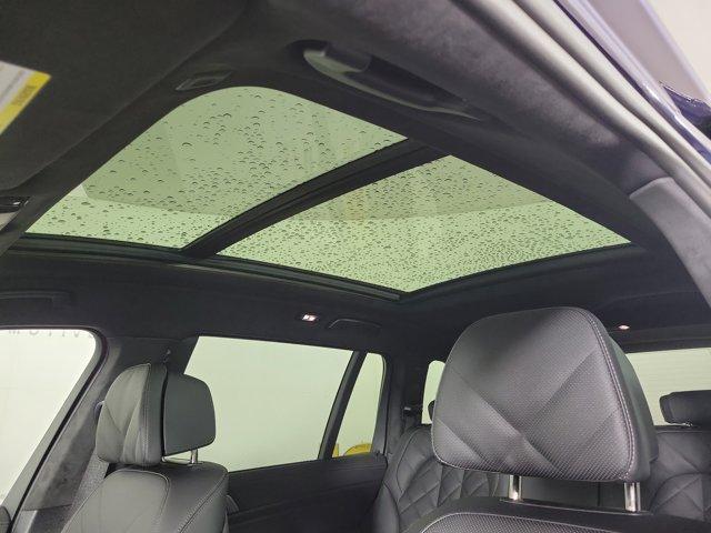 new 2026 BMW X7 car, priced at $100,425