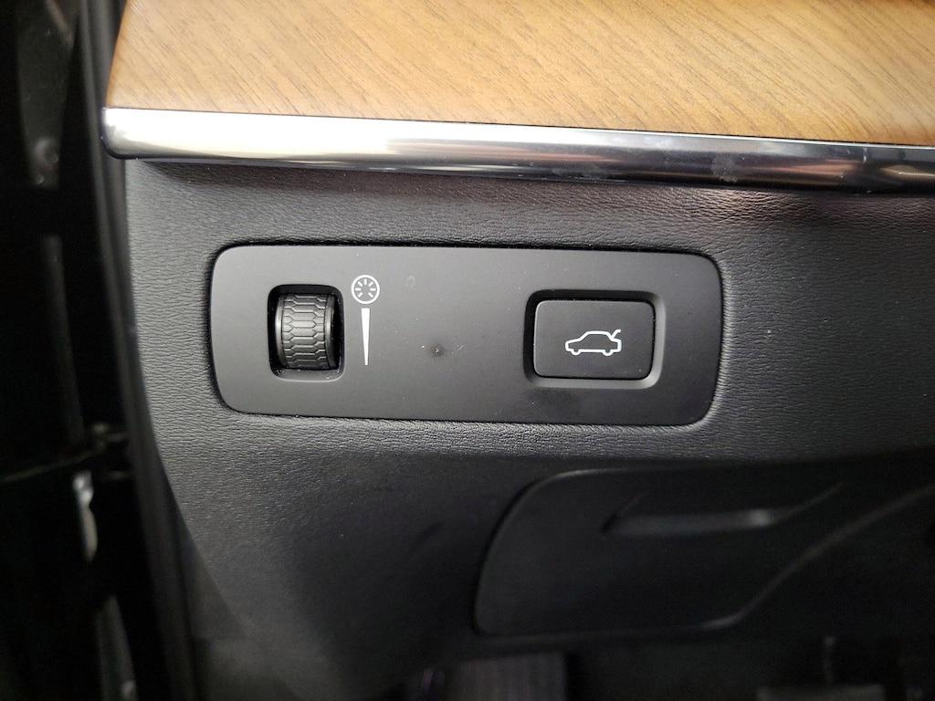 used 2022 Volvo XC90 car, priced at $36,998