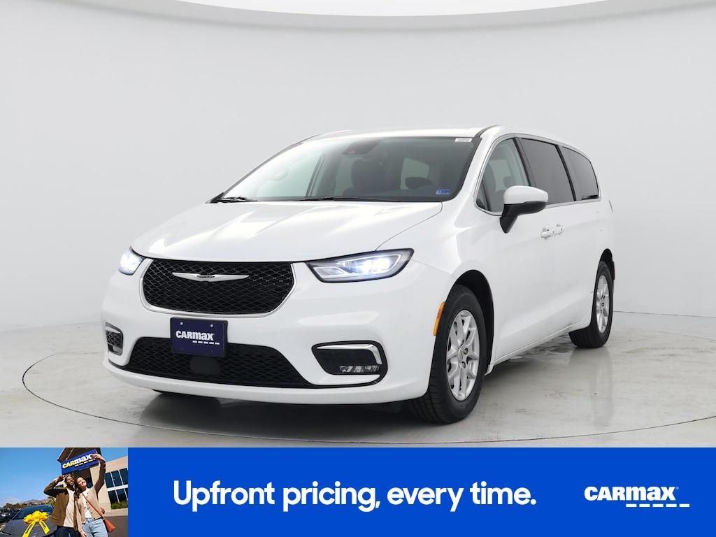 used 2023 Chrysler Pacifica car, priced at $30,998