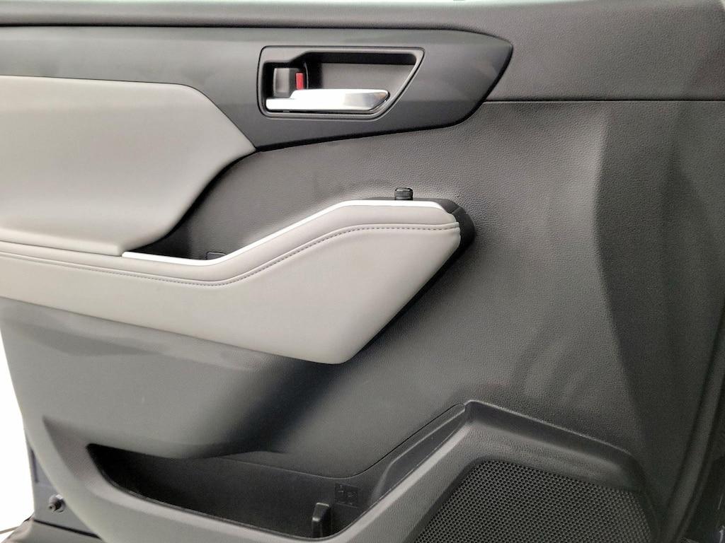 used 2023 Toyota Highlander car, priced at $37,998