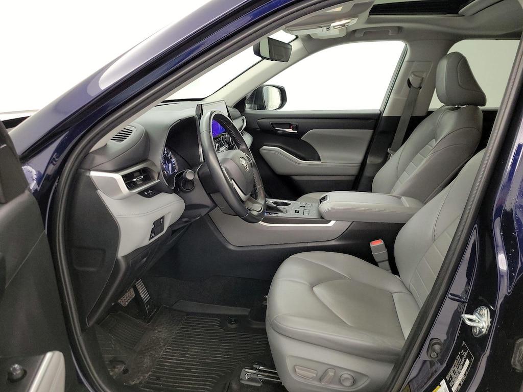 used 2023 Toyota Highlander car, priced at $37,998