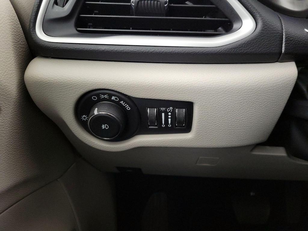 used 2024 Chrysler Pacifica car, priced at $29,998