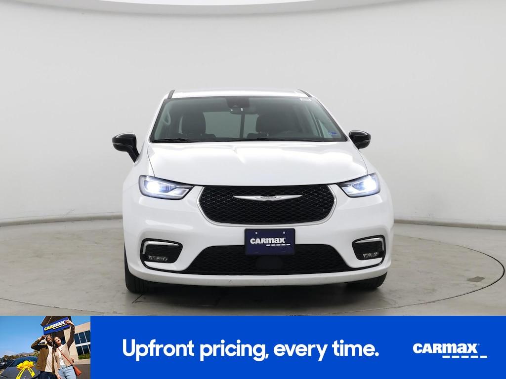 used 2024 Chrysler Pacifica car, priced at $29,998