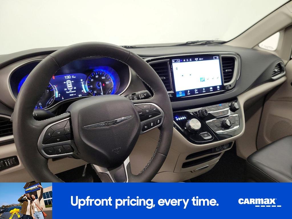 used 2024 Chrysler Pacifica car, priced at $29,998