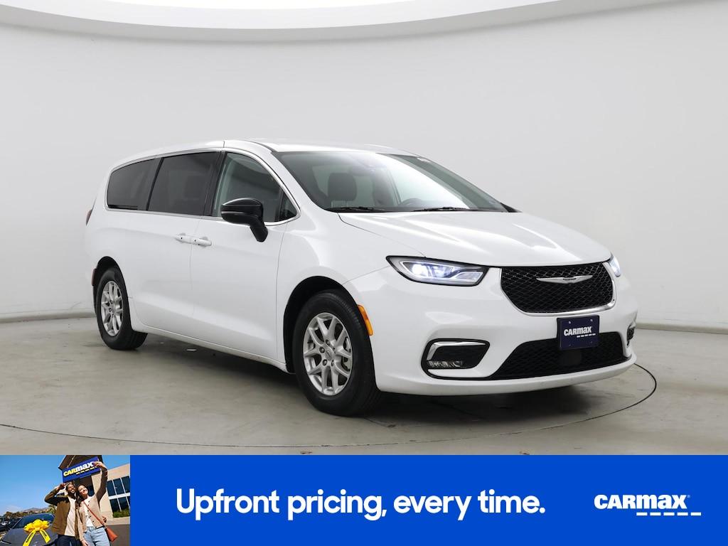 used 2024 Chrysler Pacifica car, priced at $29,998