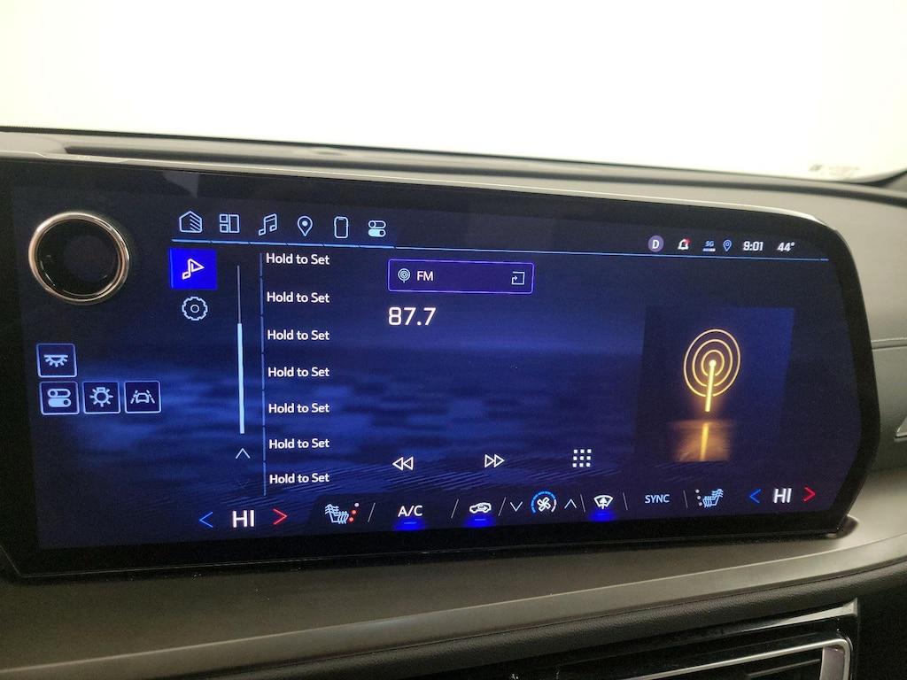 used 2025 Chevrolet Traverse car, priced at $37,998