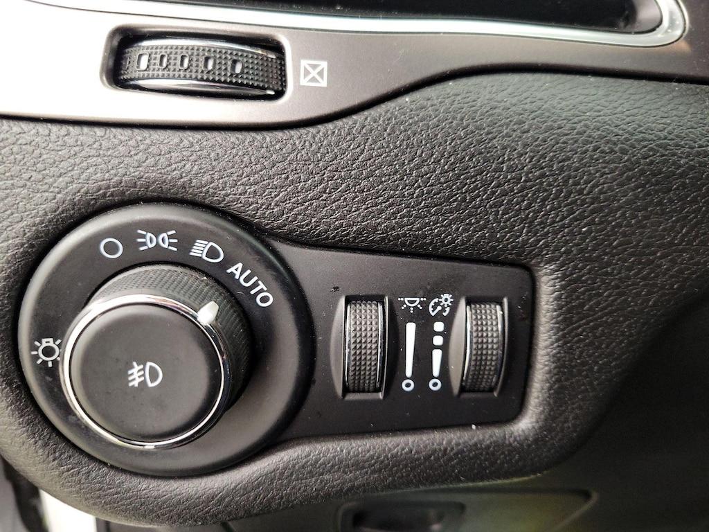 used 2021 Jeep Cherokee car, priced at $18,998